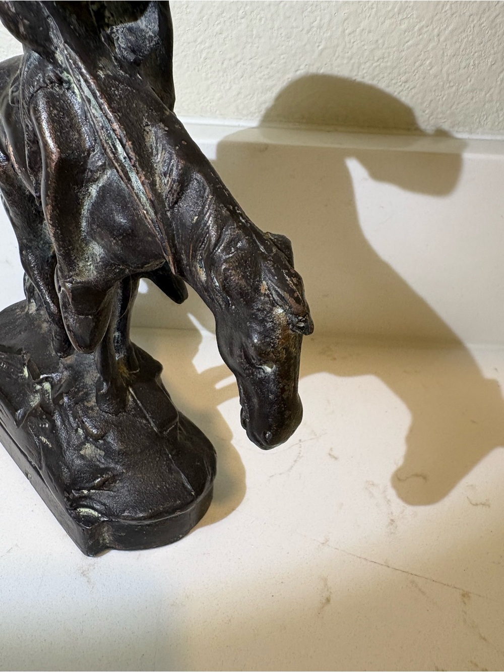 Copper plated cast iron “End of trail” Native American on horse sculpture - Picture 3 of 7